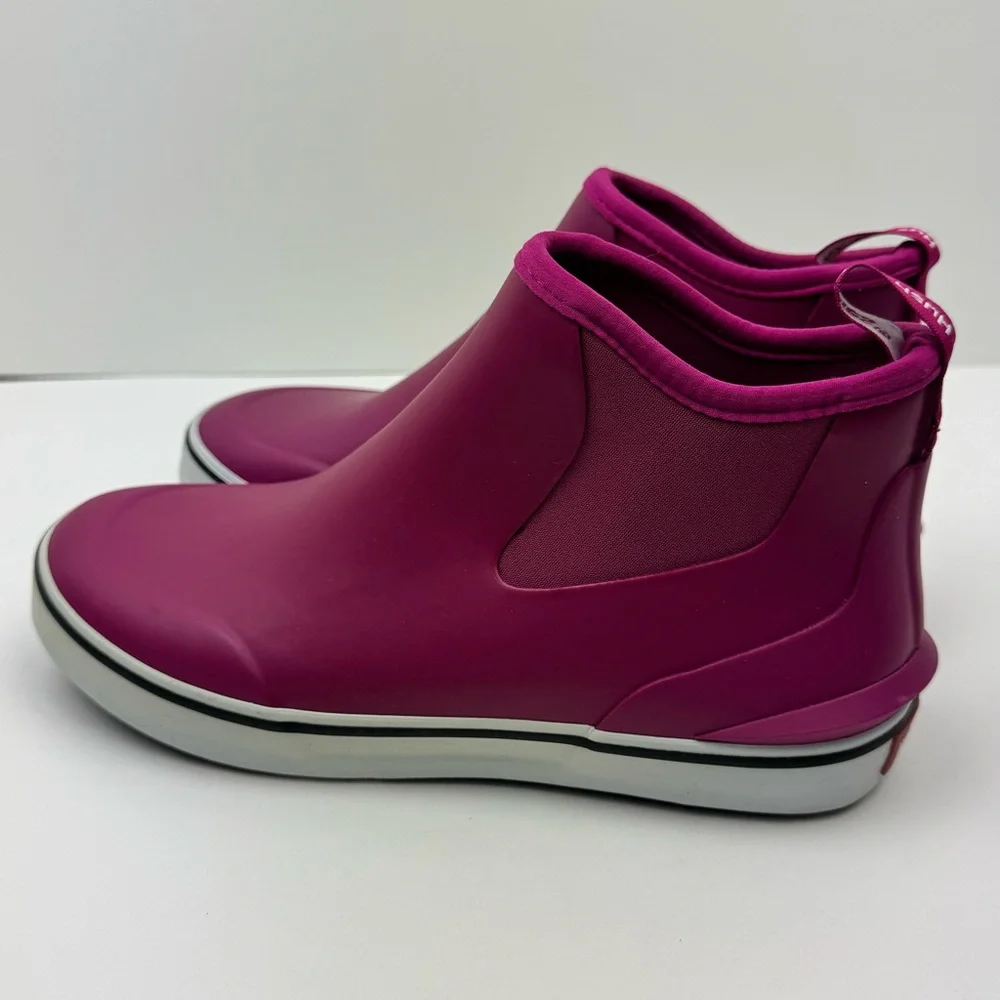 Hush Puppies Women's Chelsea Rain Boot in the Very Berry colorway. Size 7.